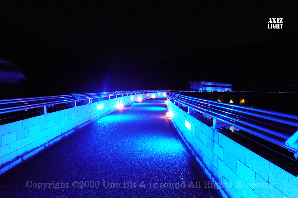 京の七夕 in Uji実施写真（43）ダムライトアップ＆宇治川ライトアップ＆京都ライトアップ！宇治の地において天空演出「天の川の出会い」を開催。一年に一度出会う天の川を夜空に描く、壮大な天空の七夕ショーを開催！“一年に一度、願いごとをする”という古くから伝わる七夕の節句の意義や云われを見つめ直し、その伝統を引き継ぎつつ、京都ならではの現代版・七夕まつりとして、京都各地で開催される「京の七夕」と融合して、宇治の風情を醸し出す情緒豊かな「京の七夕 in Uji」を開催いたします。※光りの演出＆ライトアップ＆イルミネーション＆プロジェクションランタン＆投影提灯＆手持ち提灯＆京の七夕。Lighting production and design by AXIZLight, and lighting designer KITATOSHI
／京の七夕 in Ujiイベント運営＆京の七夕 in UjiライトアッププロデュースOneBit（ワンビット）& AXIZ Light（アクシーズライト）& あくち～む（京都ライトアップ照明プロデュースLighting production, 京都イベントプロデュース,京都ライトアップ照明デザインlighting design, 照明デジタルプログラムdigital program）